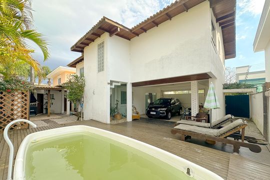 Casa para alugar com 3 quartos, 257m² em Cachoeira do Bom Jesus, Florianópolis