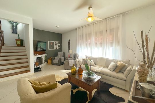 Sala de TV de casa para alugar com 3 quartos, 257m² em Cachoeira do Bom Jesus, Florianópolis