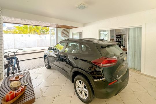 Garagem de casa para alugar com 3 quartos, 257m² em Cachoeira do Bom Jesus, Florianópolis