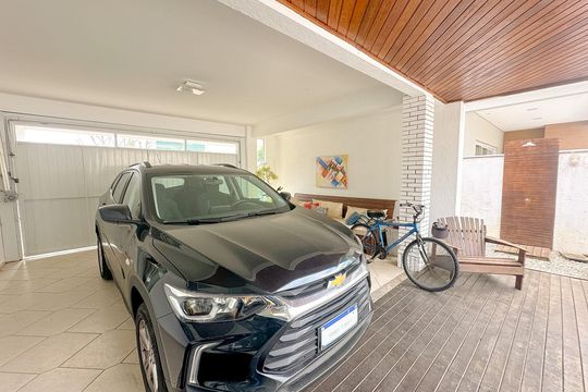 Garagem de casa para alugar com 3 quartos, 257m² em Cachoeira do Bom Jesus, Florianópolis