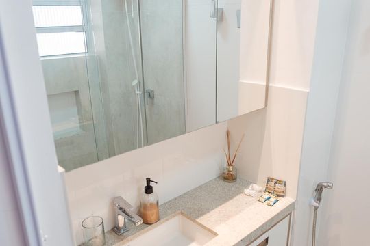 Banheiro de apartamento para alugar com 1 quarto, 24m² em Boqueirão, Santos
