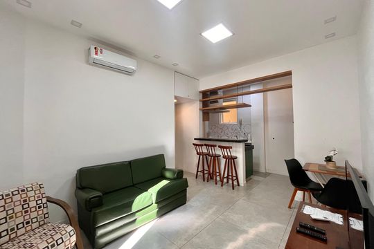 Sala  de apartamento para alugar com 1 quarto, 37m² em Copacabana, Rio de Janeiro