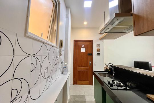 Cozinha de apartamento para alugar com 1 quarto, 37m² em Copacabana, Rio de Janeiro
