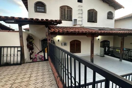 Casa para alugar com 3 quartos, 250m² em Planalto, Belo Horizonte