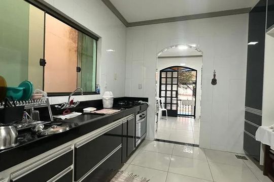 Cozinha de casa para alugar com 2 quartos, 250m² em Planalto, Belo Horizonte