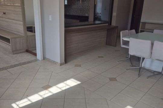 Sala de casa para alugar com 4 quartos, 267m² em Mossunguê, Curitiba