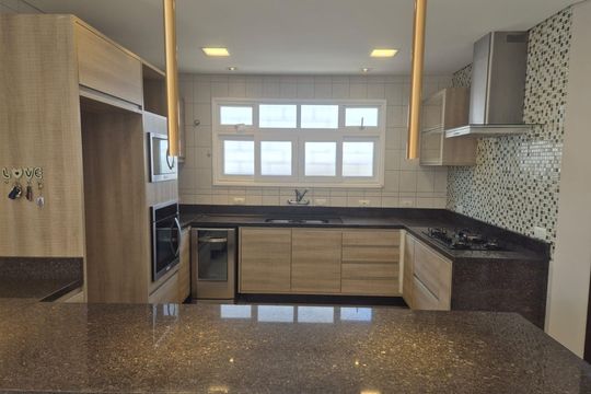 Cozinha de casa para alugar com 4 quartos, 267m² em Mossunguê, Curitiba