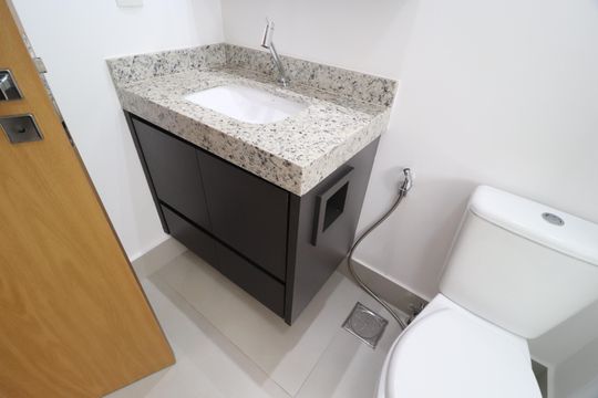 Banheiro do Quarto 3 de apartamento para alugar com 3 quartos, 103m² em Jardim Sul, Uberlândia