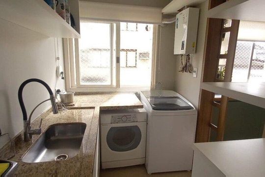 Área de serviço de apartamento para alugar com 3 quartos, 167m² em Menino Deus, Porto Alegre