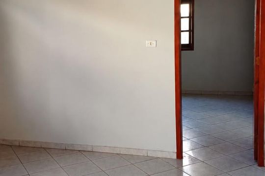Sala de casa de condomínio para alugar com 1 quarto, 35m² em Parque da Fonte, São José dos Pinhais