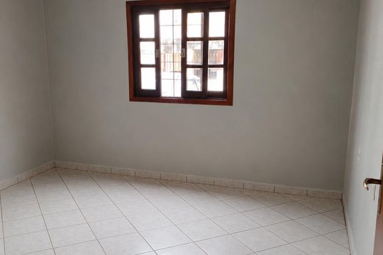 Quarto de casa de condomínio para alugar com 1 quarto, 35m² em Parque da Fonte, São José dos Pinhais