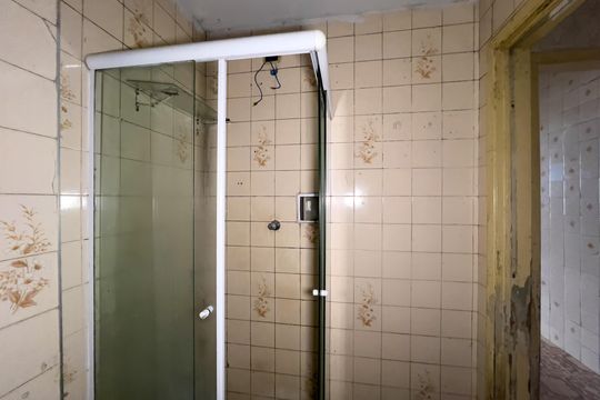 Banheiro de kitnet/studio à venda com 1 quarto, 21m² em Liberdade, São Paulo