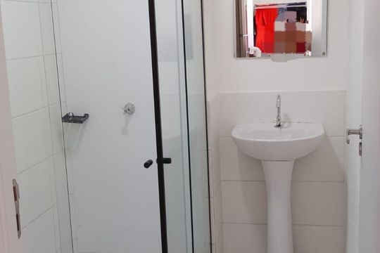Banheiro de apartamento para alugar com 2 quartos, 39m² em Rio do Ouro, São Gonçalo