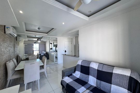 Sala de apartamento para alugar com 3 quartos, 80m² em Recreio dos Bandeirantes, Rio de Janeiro