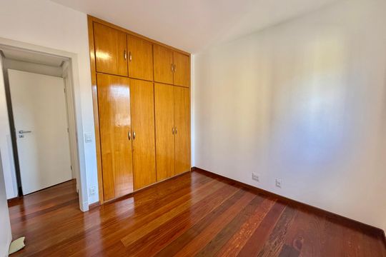 Quarto 2 de apartamento à venda com 4 quartos, 340m² em Serra, Belo Horizonte