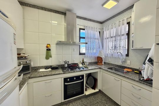 Cozinha e Área de Serviço de apartamento à venda com 4 quartos, 340m² em Serra, Belo Horizonte
