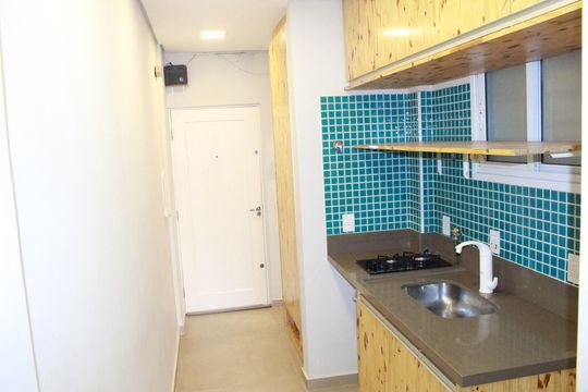 Cozinha de kitnet/studio para alugar com 1 quarto, 35m² em República, São Paulo