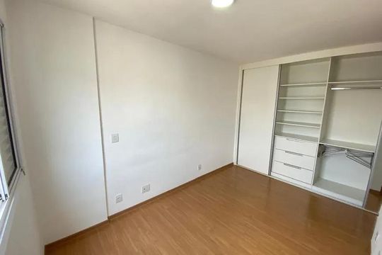 Quarto de apartamento para alugar com 3 quartos, 130m² em Buritis, Belo Horizonte