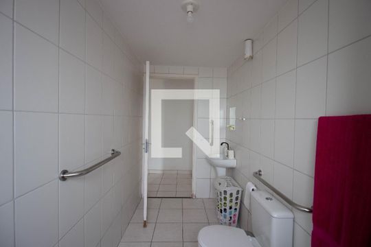 Banheiro de apartamento à venda com 2 quartos, 49m² em Vila Nova Curuca, São Paulo