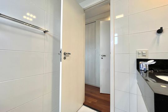 Banheiro da Suíte 2 de apartamento à venda com 2 quartos, 77m² em Vila Alexandria, São Paulo