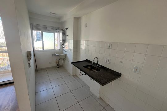 Cozinha de apartamento para alugar com 2 quartos, 49m² em Vila Andrade, São Paulo