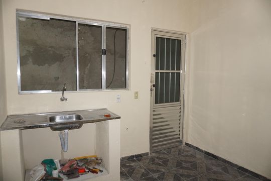 Sala/Cozinha de casa para alugar com 1 quarto, 50m² em Morro do Índio, Embu das Artes