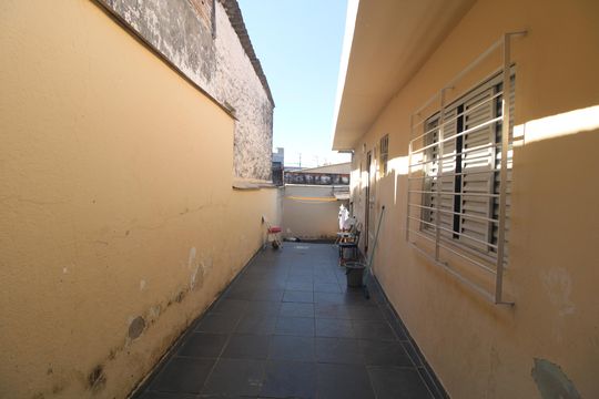 Quintal lateral de casa à venda com 2 quartos, 130m² em Jardim Edilene, São Paulo