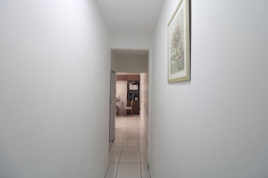 Corredor de casa à venda com 2 quartos, 130m² em Jardim Edilene, São Paulo