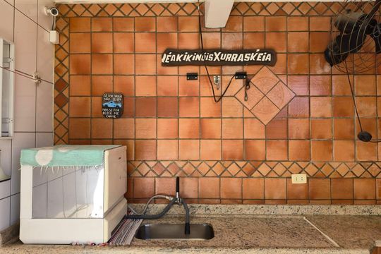 Fundos Churrasqueira  de casa à venda com 2 quartos, 200m² em Jardim das Nacoes, Guarulhos