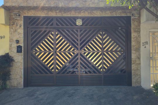 Casa à venda com 2 quartos, 200m² em Jardim das Nacoes, Guarulhos