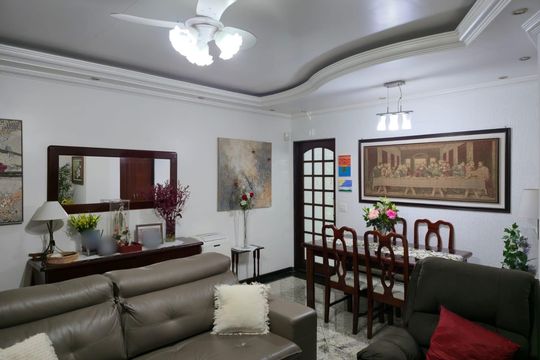 Sala  de casa à venda com 2 quartos, 200m² em Jardim das Nacoes, Guarulhos