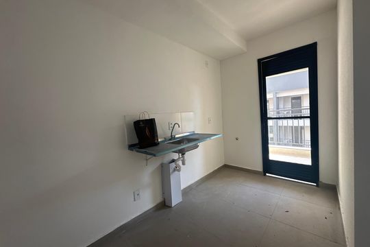 Cozinha de apartamento à venda com 2 quartos, 60m² em Jardim Maria Helena, Barueri