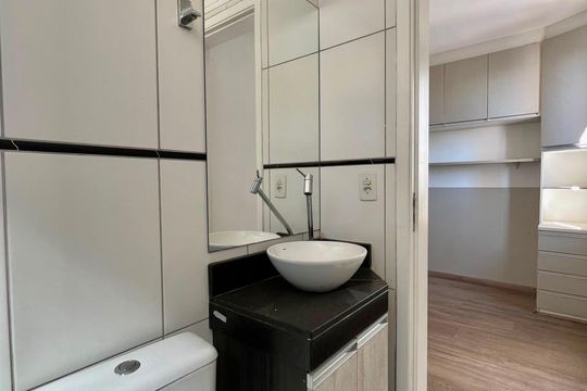 Banheiro da Suíte de apartamento à venda com 3 quartos, 125m² em Jardim Nova Europa, Campinas