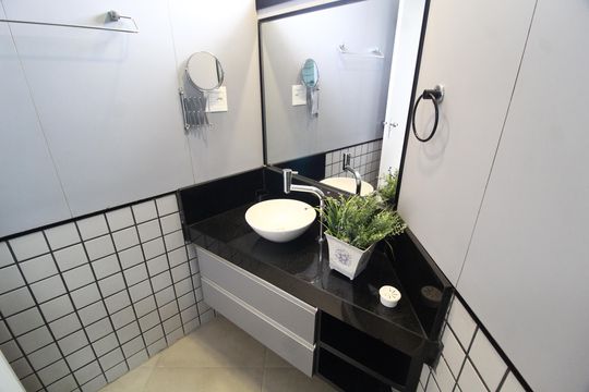 Banheiro da Suíte de apartamento para alugar com 1 quarto, 54m² em Centro, Uberlândia