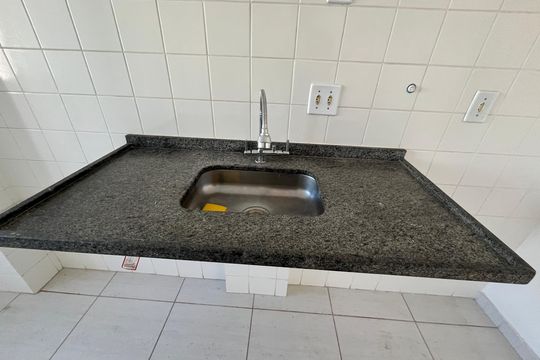 Cozinha - Torneira de apartamento para alugar com 2 quartos, 50m² em Vila Andrade, São Paulo