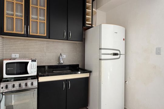 Cozinha de apartamento para alugar com 1 quarto, 49m² em Itararé, Santos