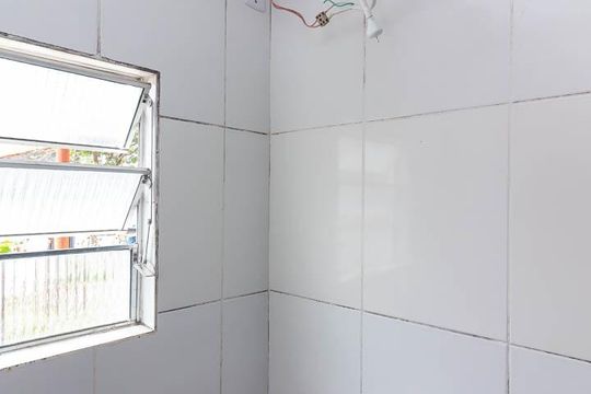 Banheiro da Suíte de casa para alugar com 2 quartos, 50m² em Vila Continental, São Paulo