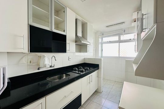 Cozinha de apartamento para alugar com 2 quartos, 80m² em Santa Branca, Belo Horizonte