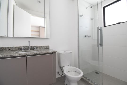 Banheiro da Suíte de apartamento à venda com 3 quartos, 71m² em Santo Inácio, Curitiba