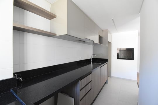 Sala/Cozinha de apartamento à venda com 3 quartos, 71m² em Santo Inácio, Curitiba