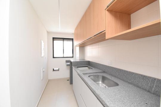Sala/Cozinha de apartamento à venda com 3 quartos, 71m² em Santo Inácio, Curitiba