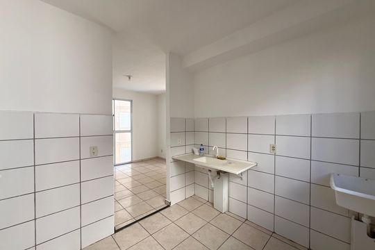 Cozinha de apartamento à venda com 2 quartos, 45m² em Vale das Amendoeiras, Contagem
