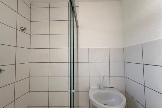 Banheiro Social de apartamento à venda com 2 quartos, 45m² em Vale das Amendoeiras, Contagem