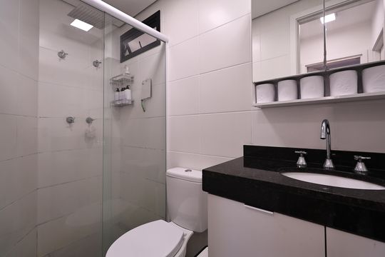 Banheiro  de apartamento à venda com 2 quartos, 42m² em Campestre, Santo André