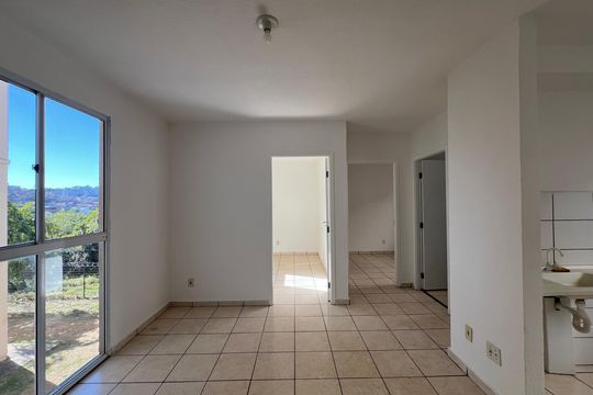 Apartamento à venda com 2 quartos, 45m² em Vale das Amendoeiras, Contagem