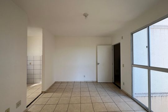 Sala de apartamento à venda com 2 quartos, 45m² em Vale das Amendoeiras, Contagem