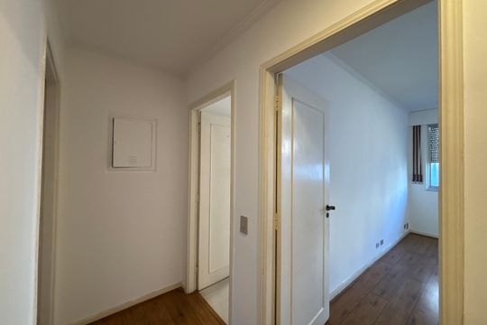 Corredor de apartamento para alugar com 3 quartos, 220m² em Paraíso, São Paulo