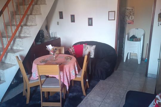 Casa à venda com 3 quartos, 100m² em Jardim Miriam, São Paulo