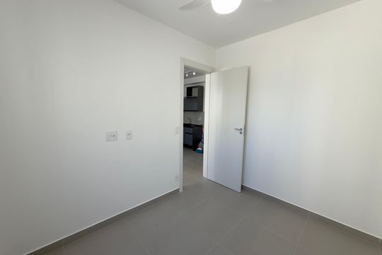 Quarto 1  de apartamento para alugar com 2 quartos, 34m² em Jardim São Luís, São Paulo