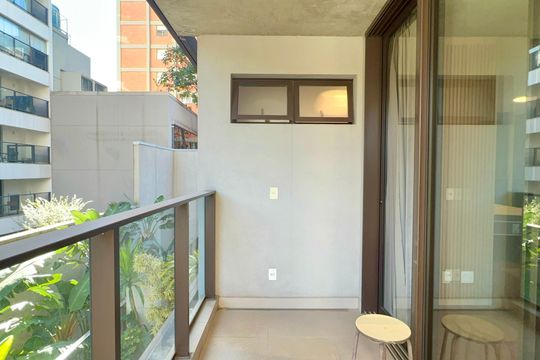 Varanda de kitnet/studio para alugar com 1 quarto, 47m² em Pinheiros, São Paulo